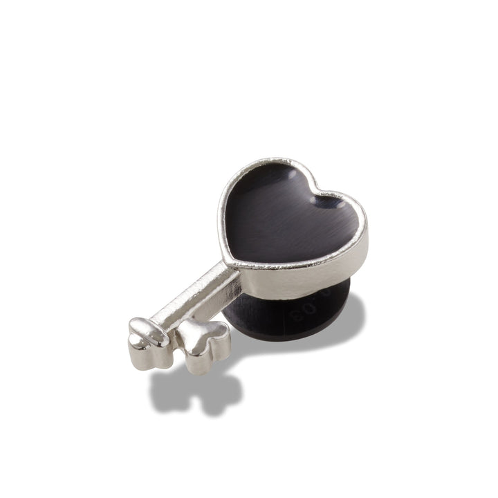 ตัวติดรองเท้า JIBBITZ™ SILVER AND BLACK HEART KEY