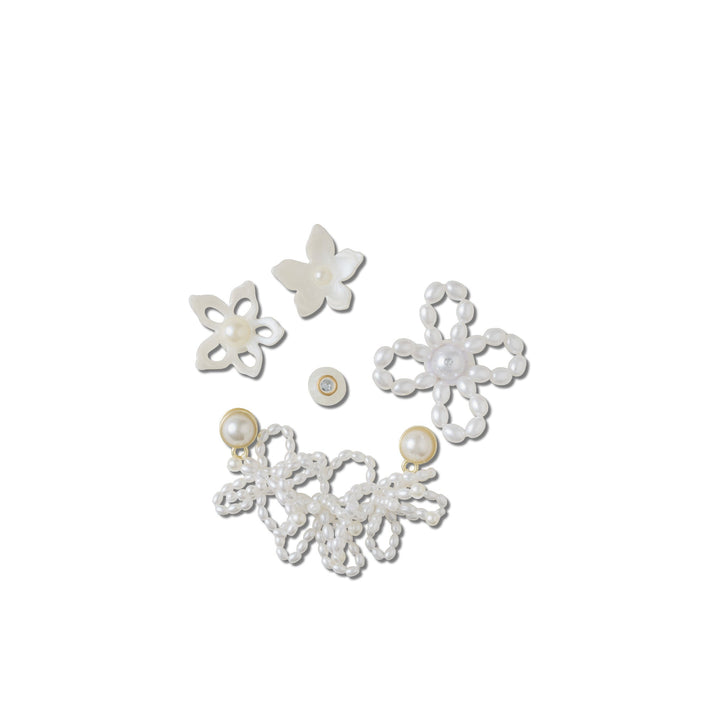 ตัวติดรองเท้า JIBBITZ™ WHITE PEARL BEADED 5 PACK